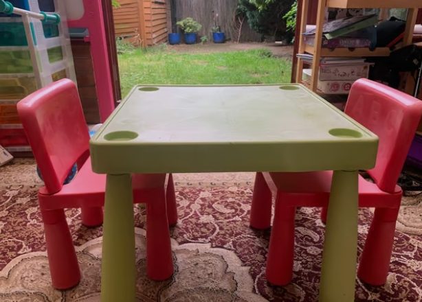 Second hand childrens hot sale table and chairs